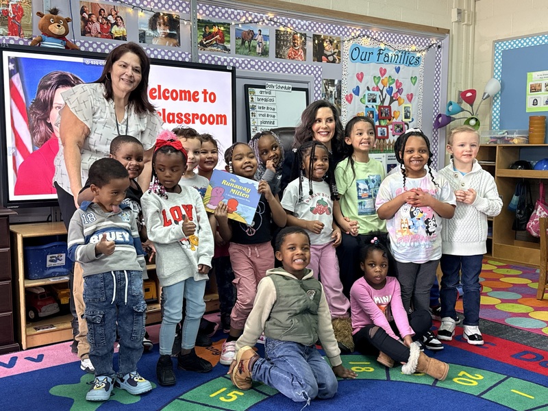 Students pose with Gov. Whitmer