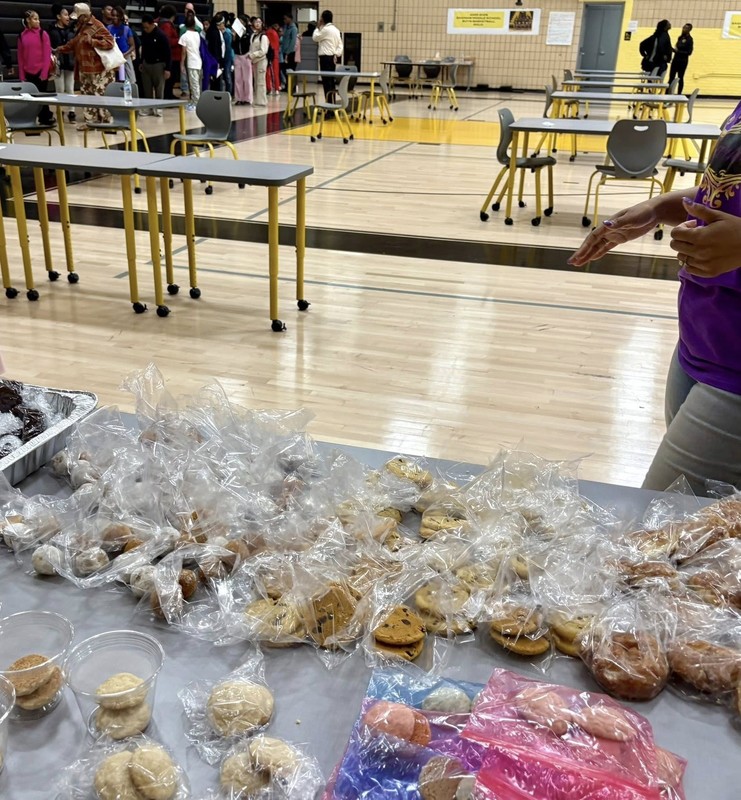 Saginaw Middle hosts sweet celebration