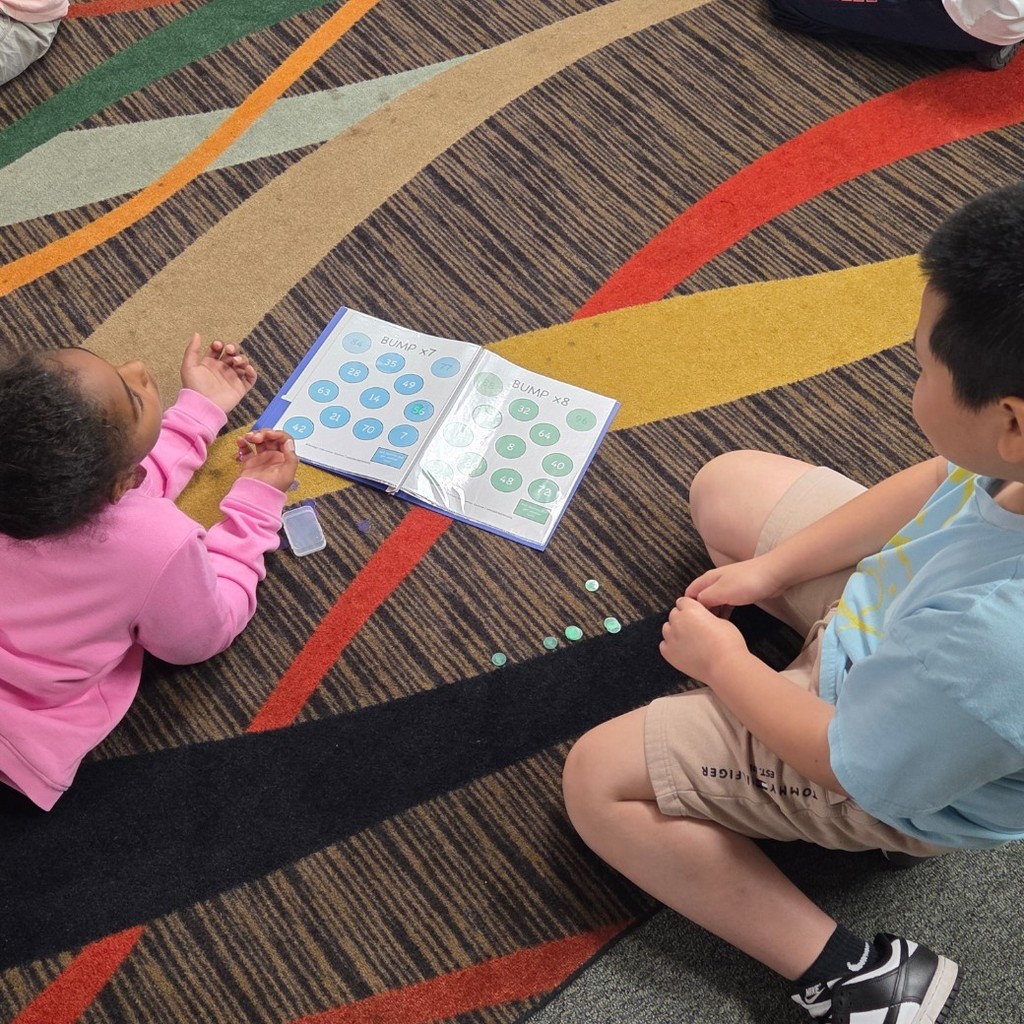 students play game
