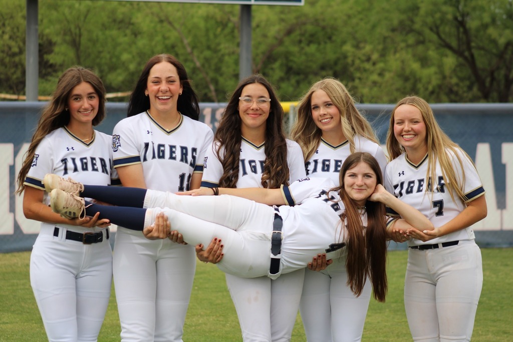 Seniors cropped for instagram