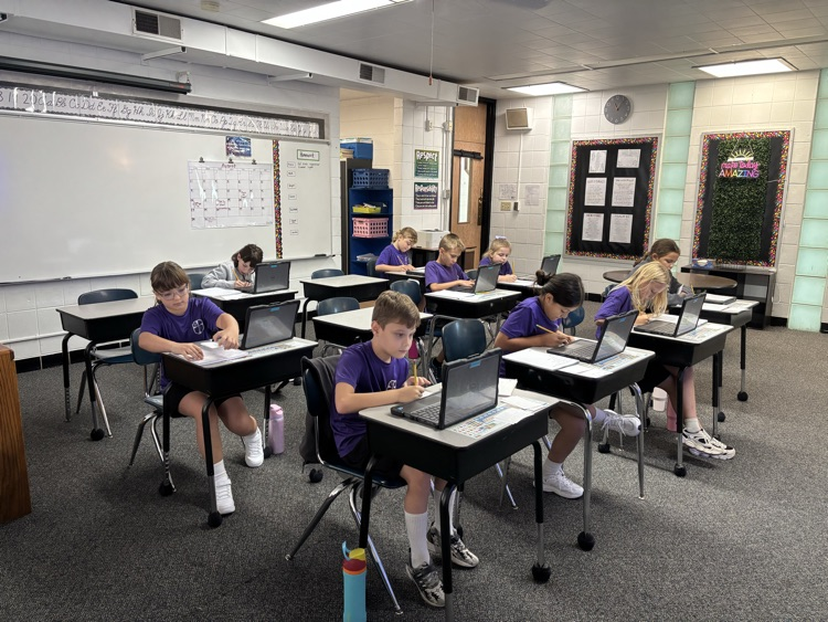 4th grade researching on computers