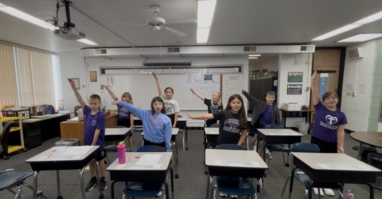 demonstrating transfer of energy in Newton’s Cradle