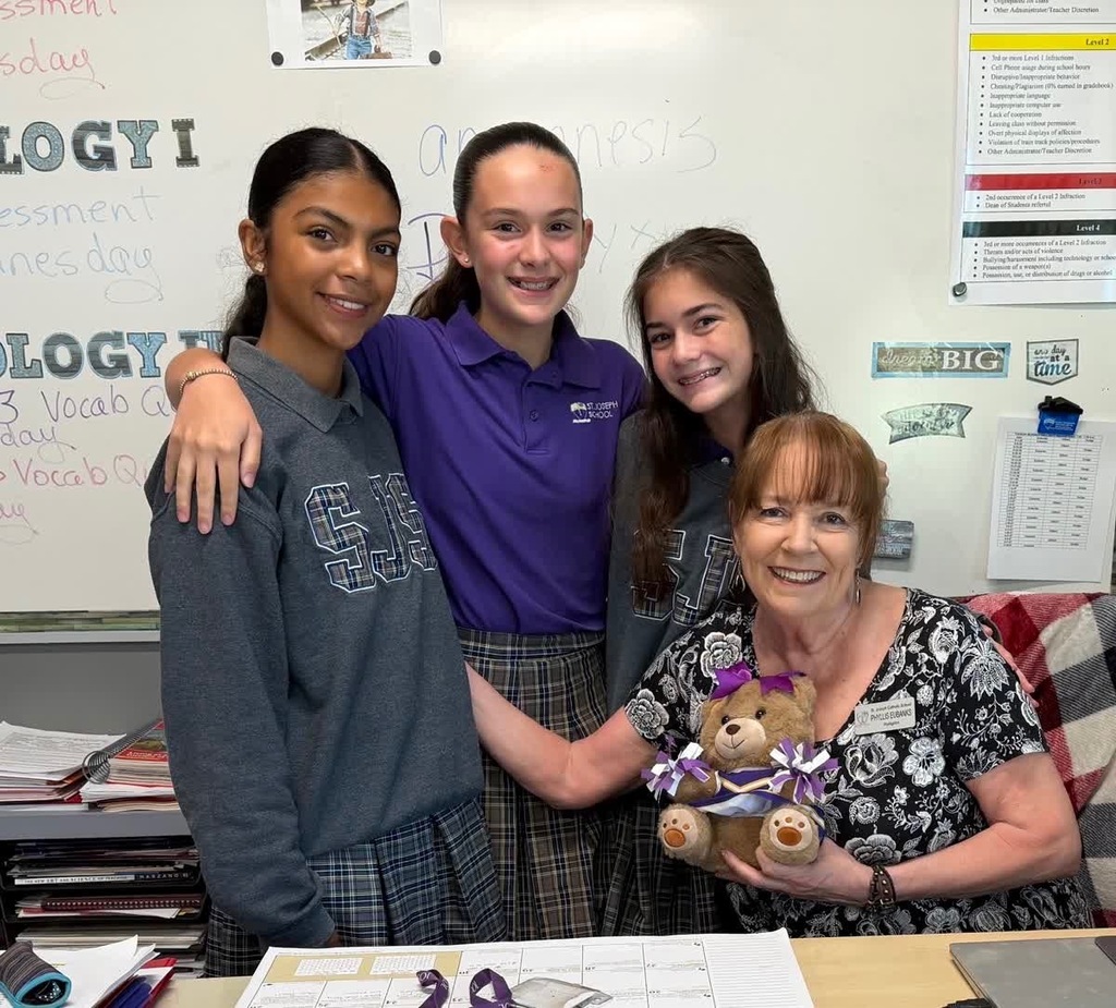 Cheerleaders choose teacher of the week!