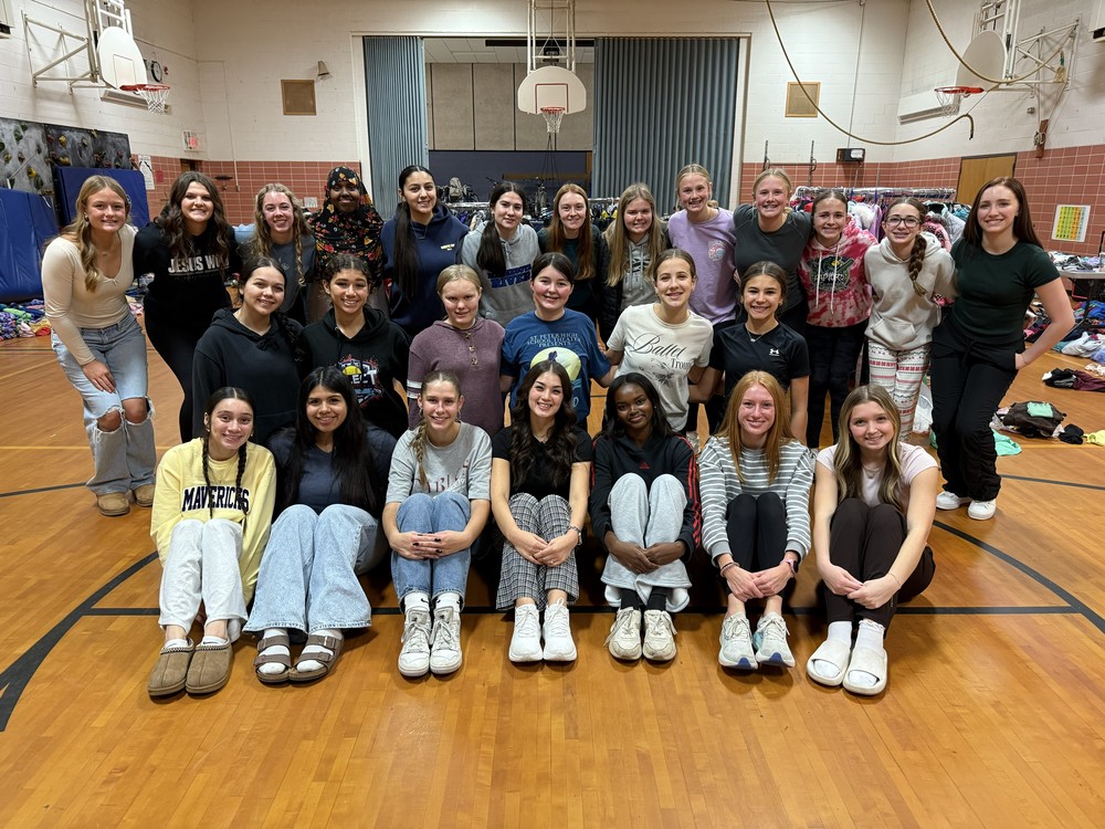 Quinn's Closet at North volunteers