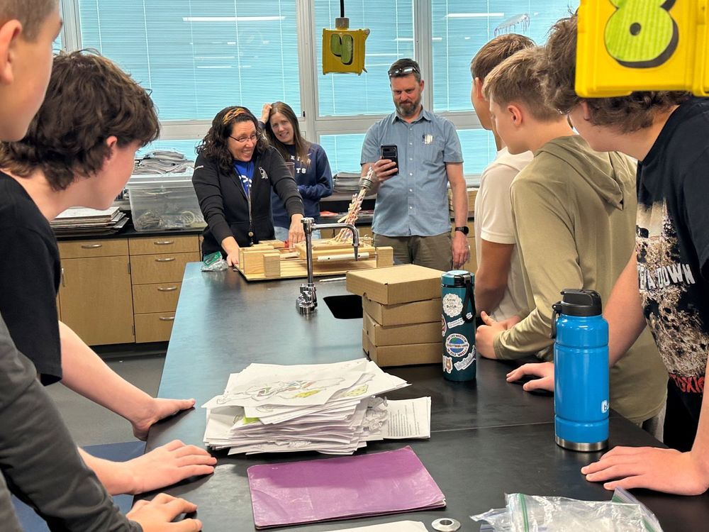 SPHS science class earthquake testing