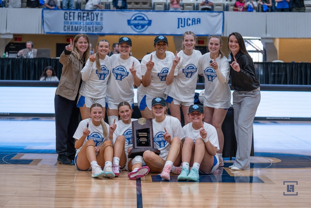 MN West Community College women's basketball team - national D3 champs