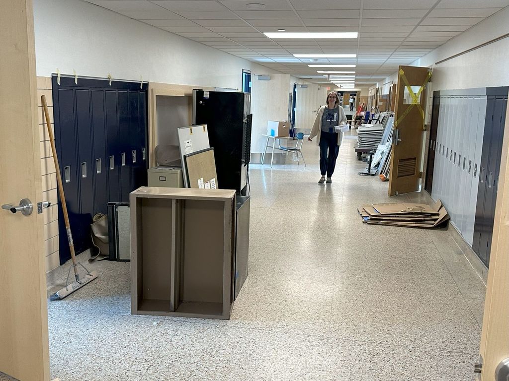Middle School move in