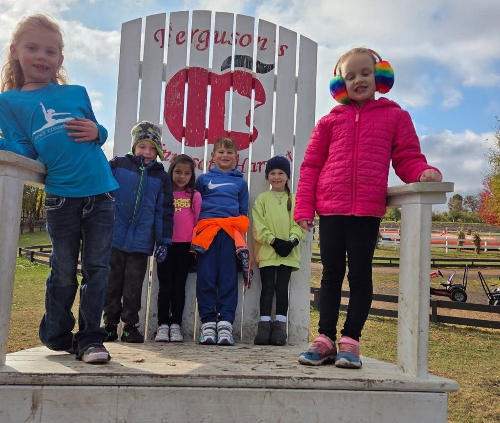 South first graders at Ferguson's Apple Orchard