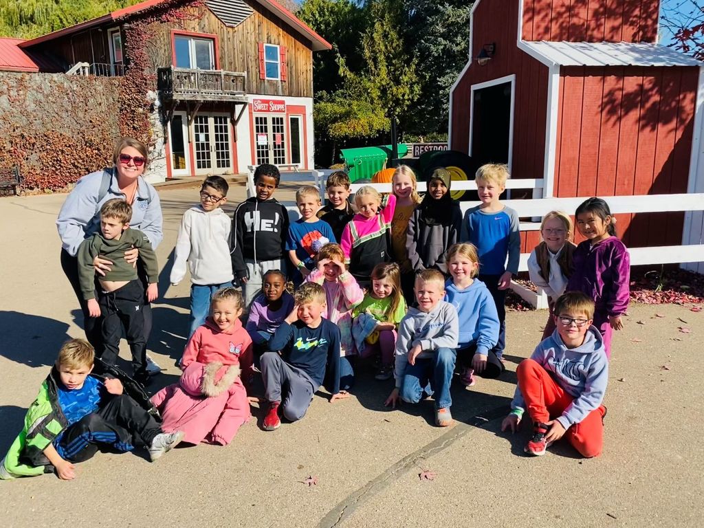 South first graders at Ferguson's Apple Orchard