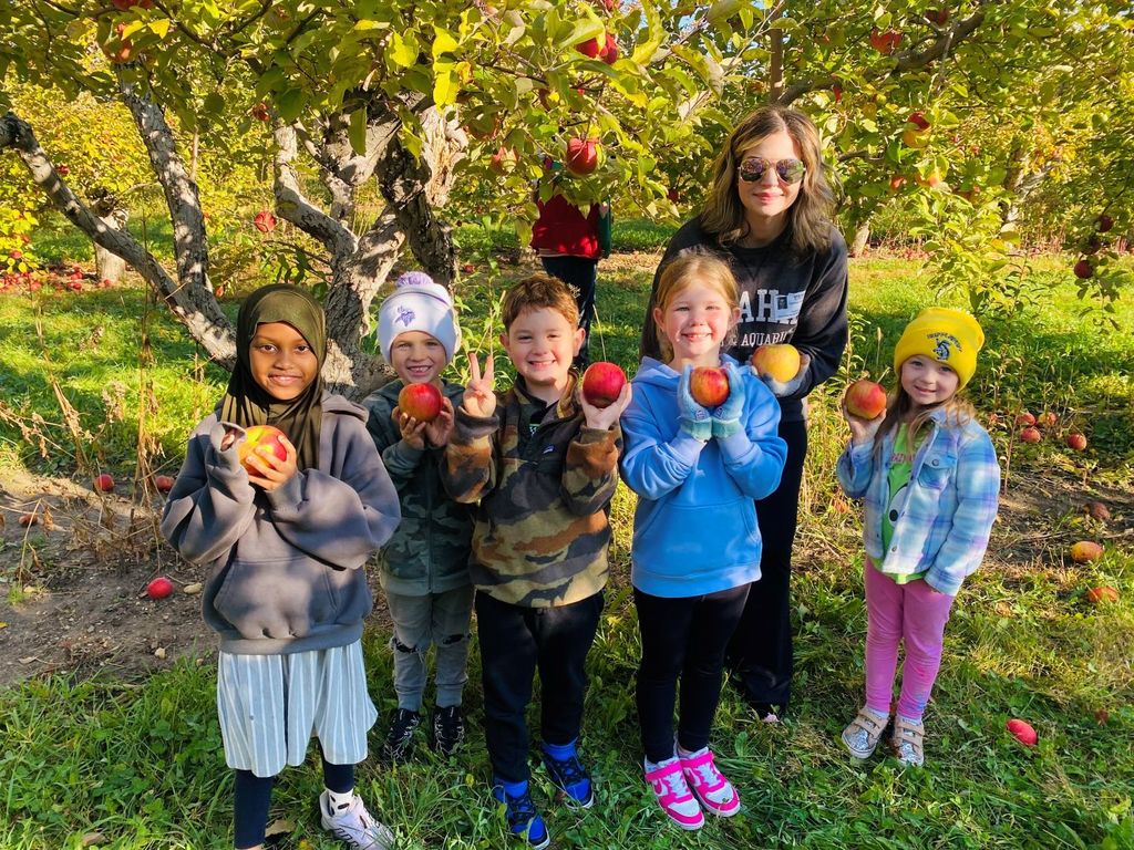 South first graders at Ferguson's Apple Orchard