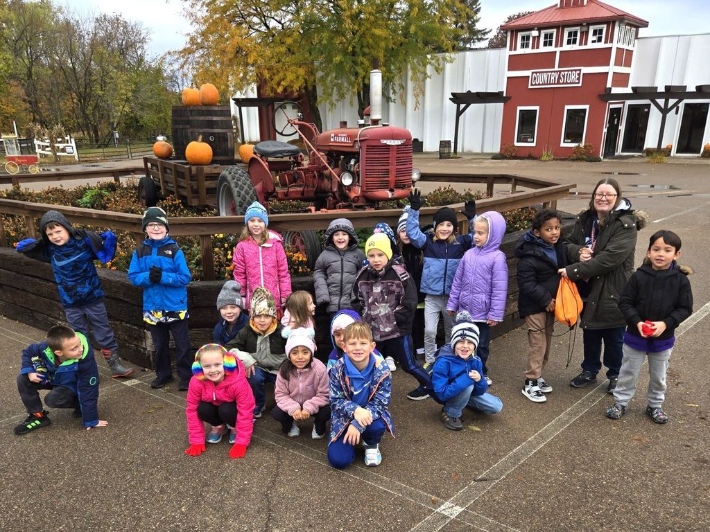 South first graders at Ferguson's Apple Orchard
