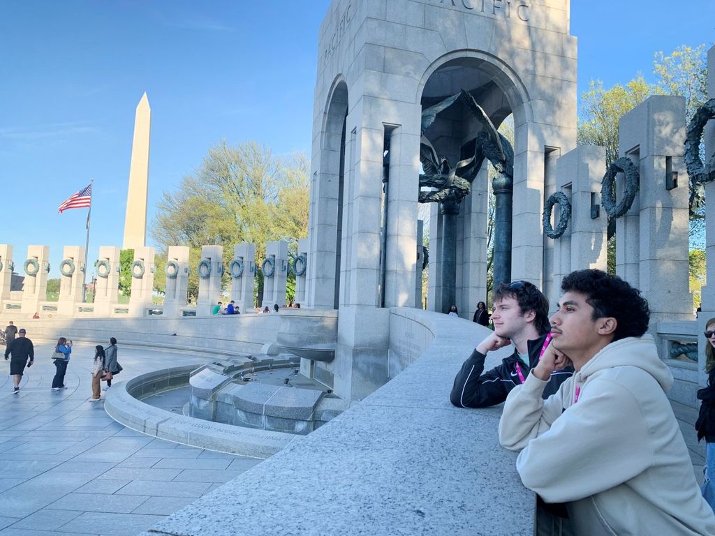 SPHS students art trip to DC