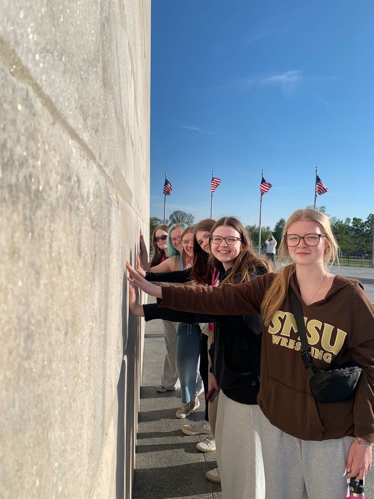 SPHS students art trip to DC