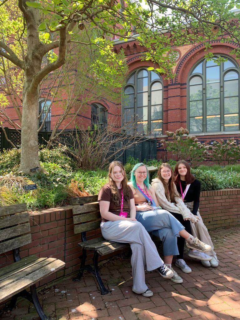 SPHS students art trip to DC