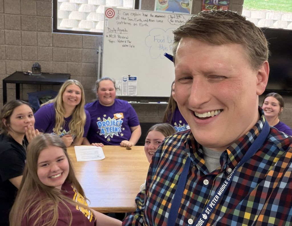 SPHS P4T kids meet with middle schoolers