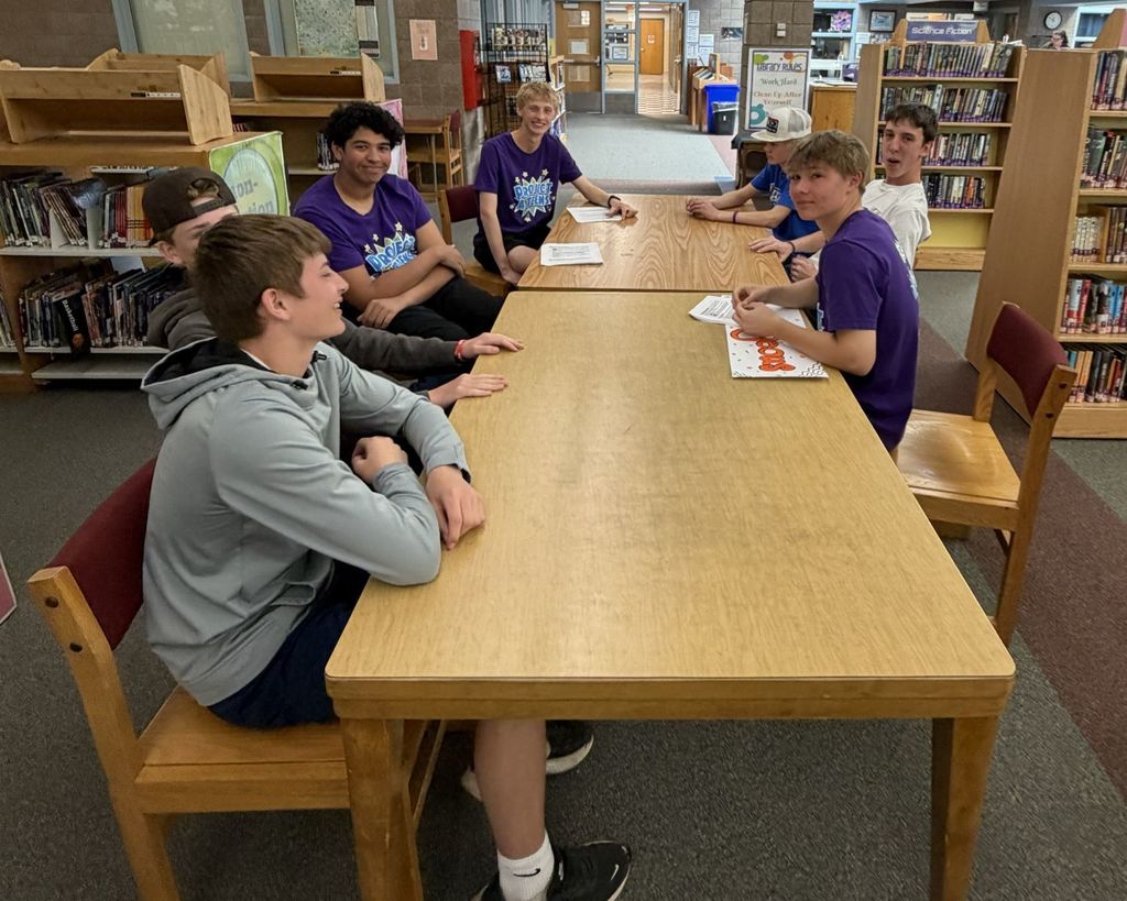 SPHS P4T kids meet with middle schoolers