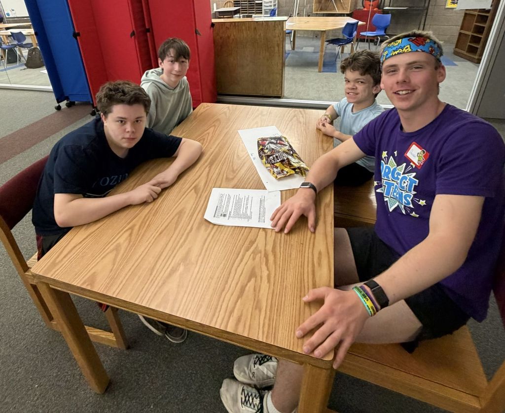 SPHS P4T kids meet with middle schoolers