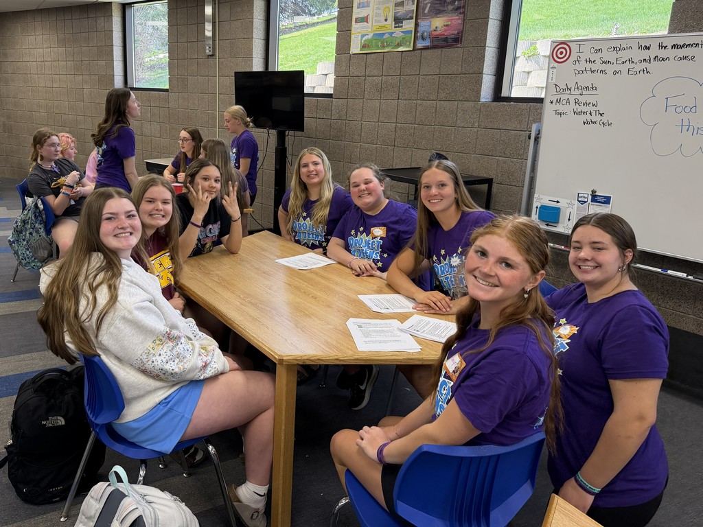 SPHS P4T kids meet with middle schoolers