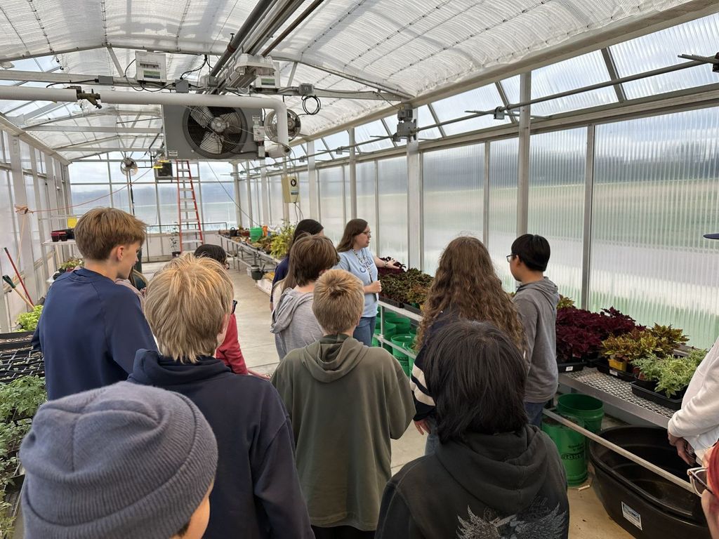 SPMS 8th graders visit SPHS building