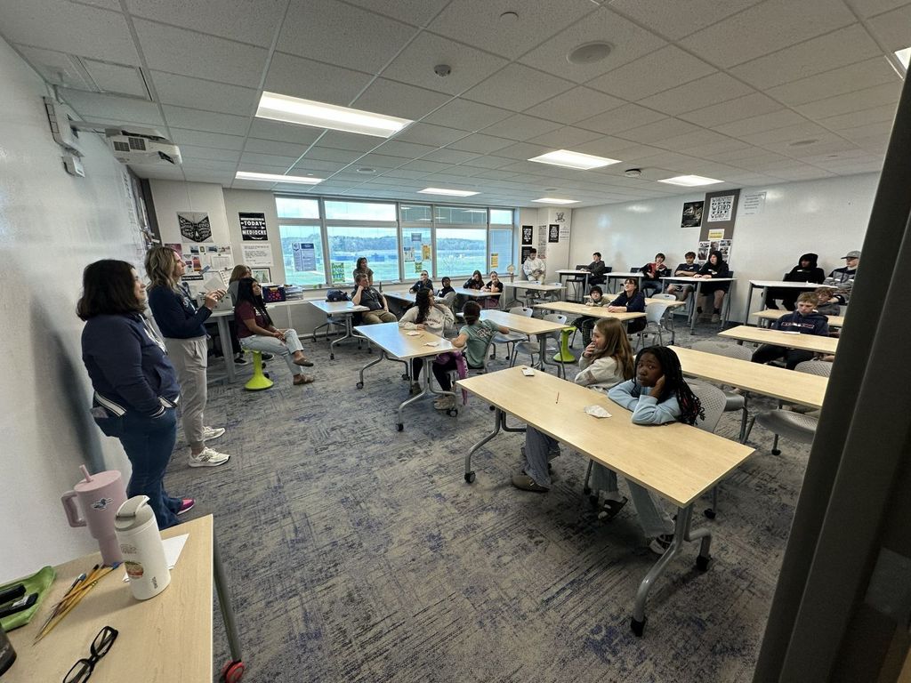 SPMS 8th graders visit SPHS building