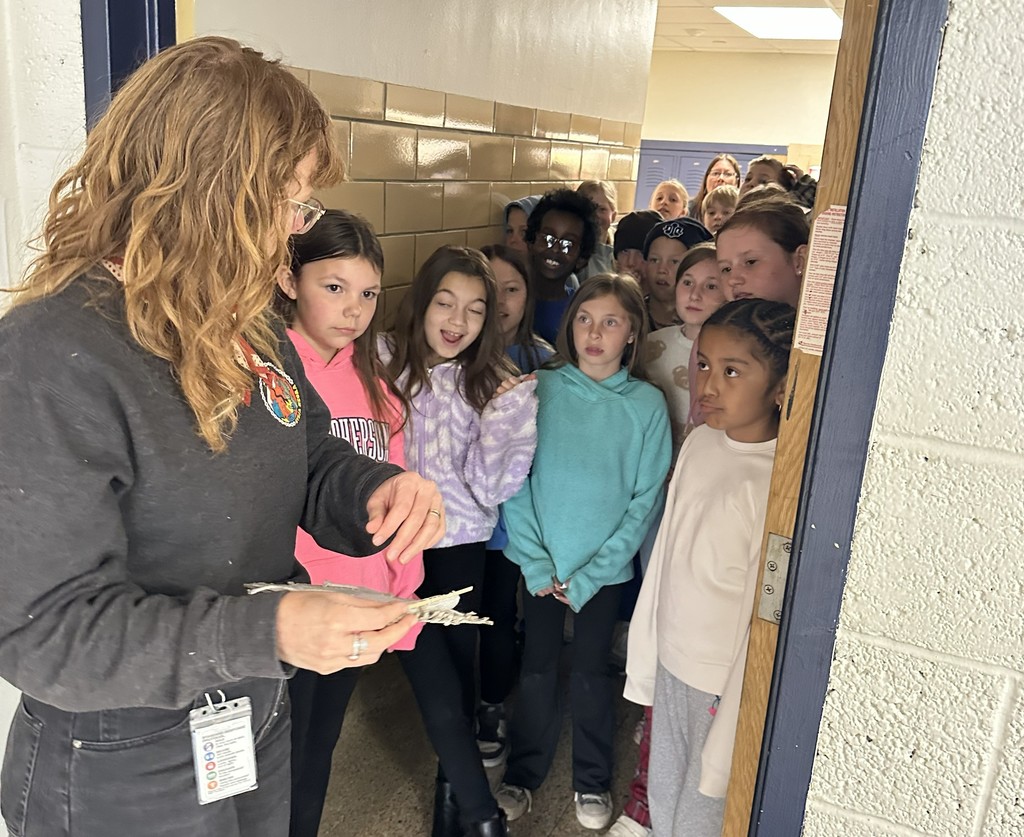 North fourth graders touring Saint Peter Middle School building.
