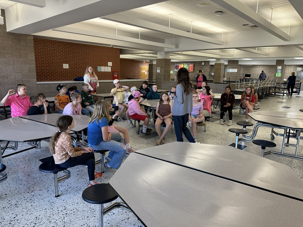 North fourth graders touring Saint Peter Middle School building.