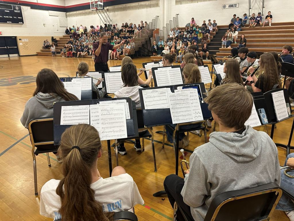 SPHS Concert Band performing for the fifth graders