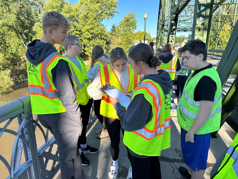 SPHS 9th graders testing MN River waters