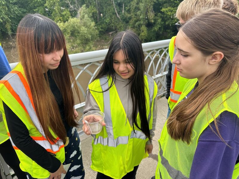 SPHS 9th graders testing MN River waters