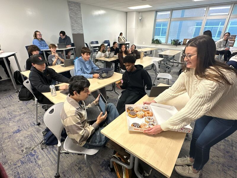 SPHS donut crew in action!