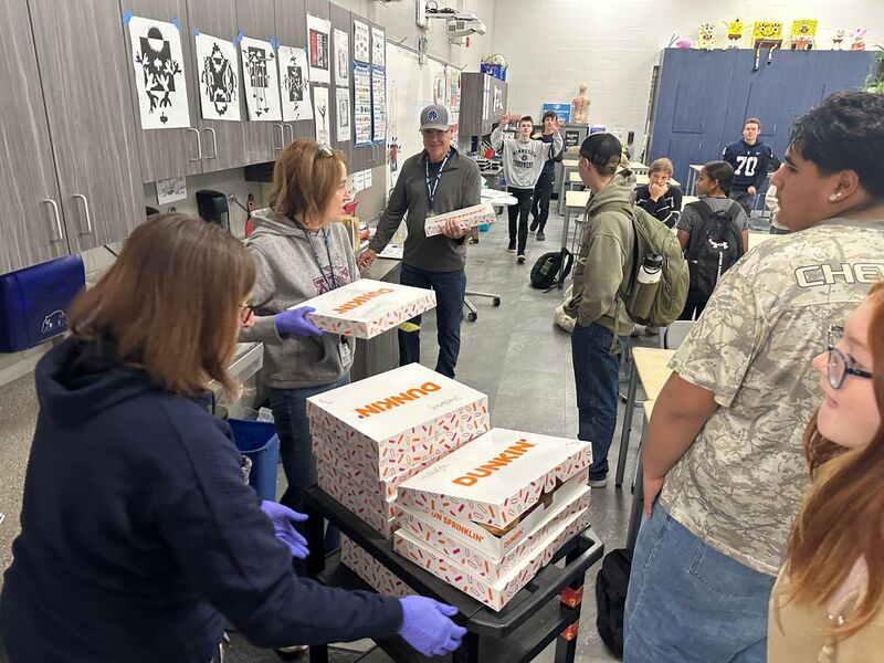 SPHS donut crew in action!