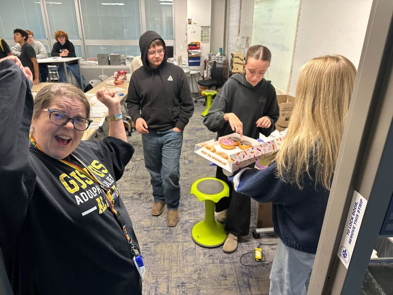 SPHS donut crew in action!