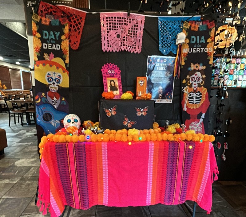 SPHS Spanish Students - Day of the Dead exhibits