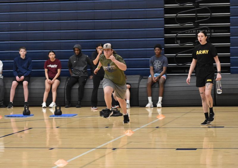 SPHS phy ed students doing Army training