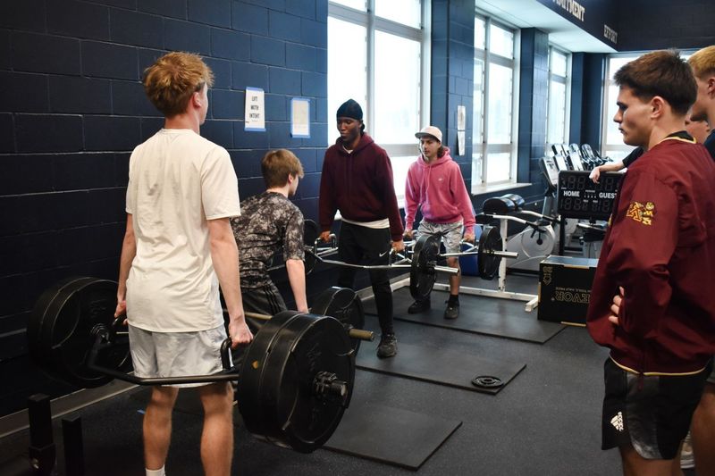 SPHS phy ed students doing Army training