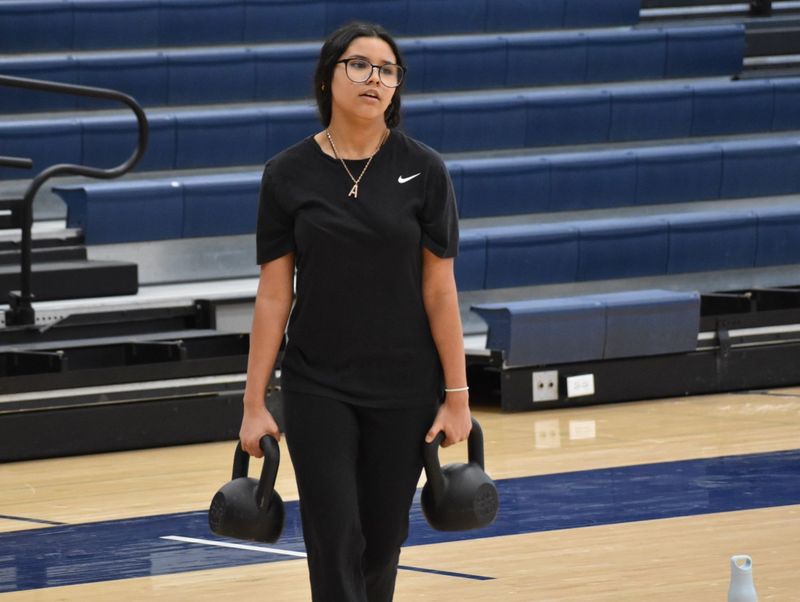 SPHS phy ed students doing Army training