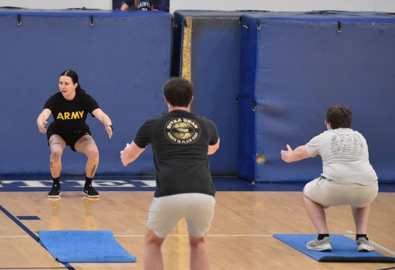 SPHS phy ed students doing Army training