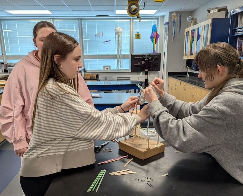SPHS science class earthquake testing