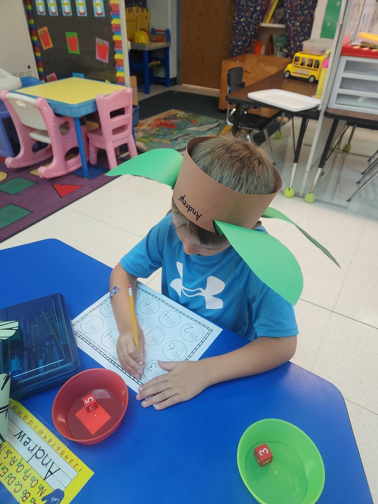 Kindergarten with Chicka-chicka-boom-boom activities