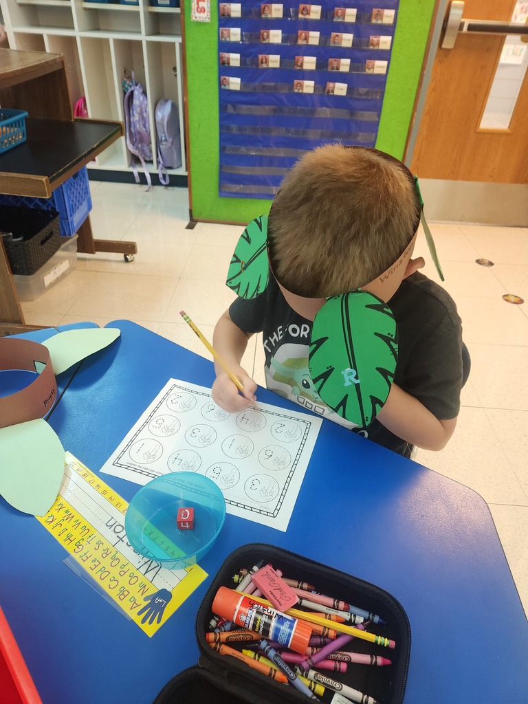 Kindergarten with Chicka-chicka-boom-boom activities