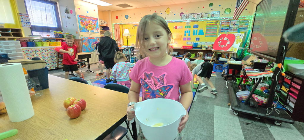 Making applesauce in first grade