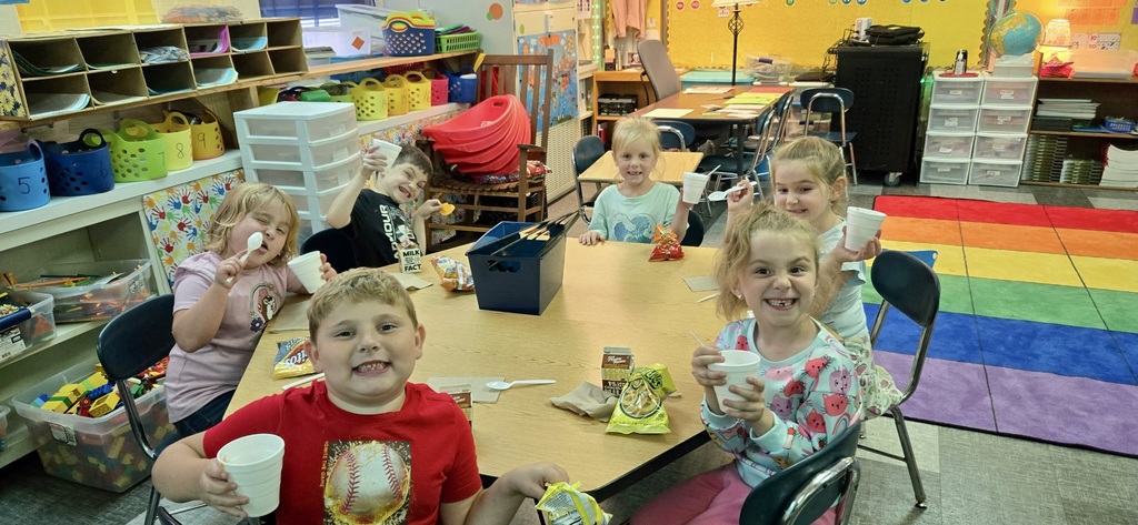Making applesauce in first grade