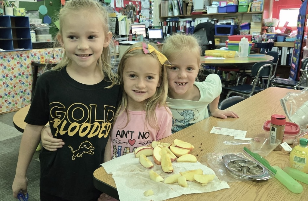 Making applesauce in first grade