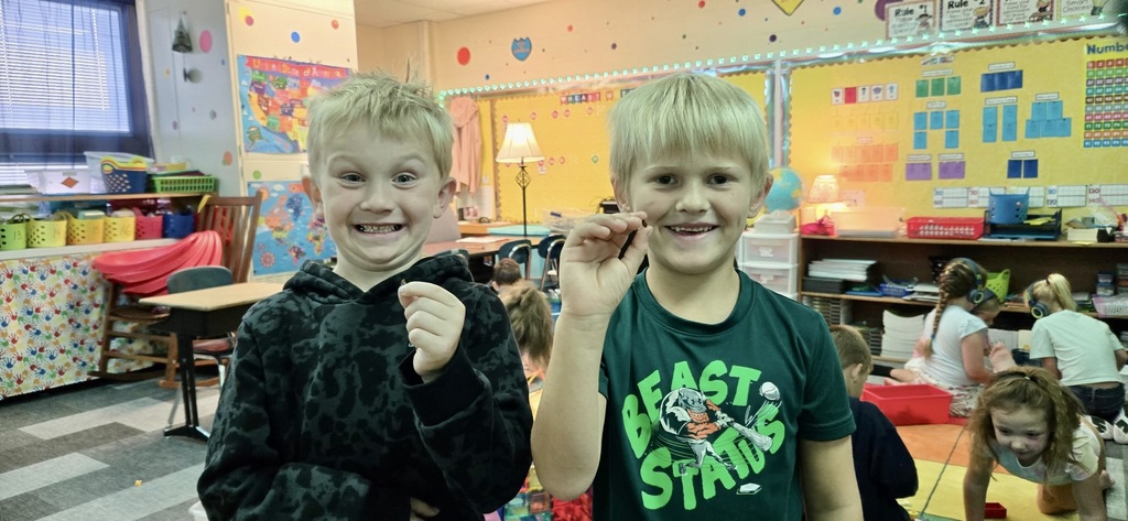 Making applesauce in first grade