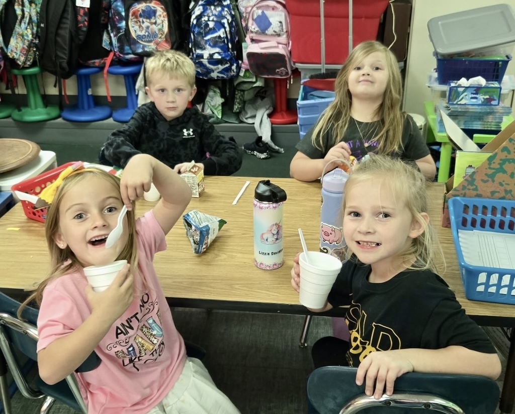 Making applesauce in first grade