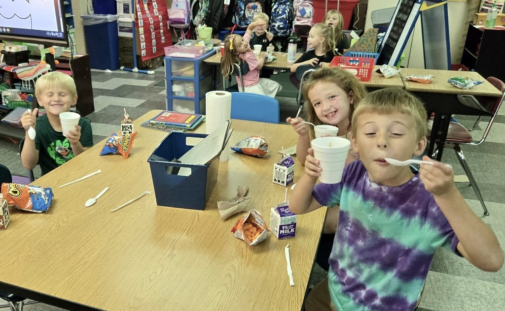 Making applesauce in first grade