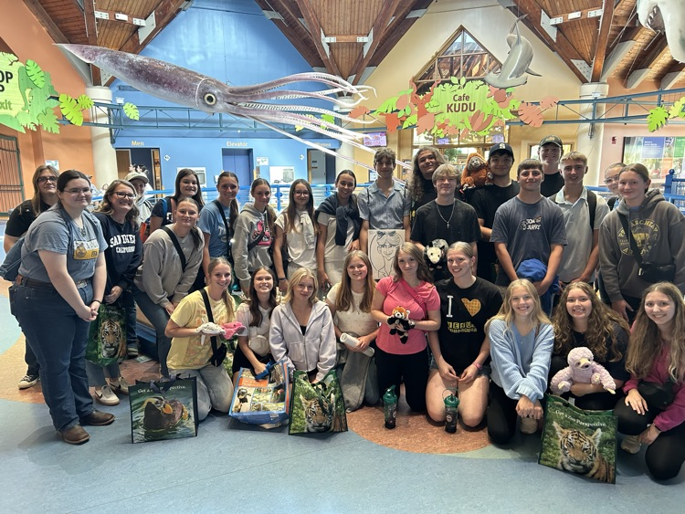 students at the zoo