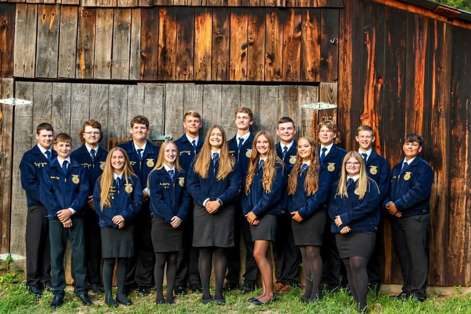 Front Row left to right : Dalli Johnson, Madison King, Abbi Terrill, Emma Fleener, Savannah Beard, Charlene Duncan. Back Row left to right Conner Montoya, Jacob Pipp, Konner Headrick, Levi Pogue, Trenton Ragsdale, Adam Heithold, John Cunningham, James Combs, Alton May, Levi Smith