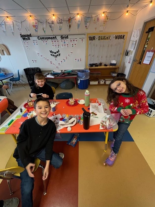 students making graham cracker houses.
