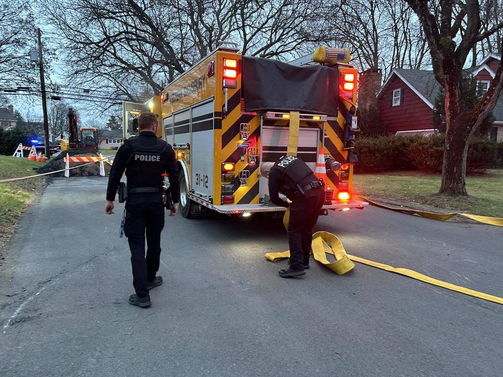 picture of police at fire truck